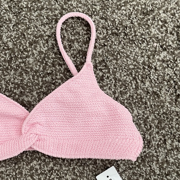 NWT PACSUN PINK TEXTURED TWIST FRONT SWIMSUIT TOP IN SIZE SMALL - Picture 6 of 7